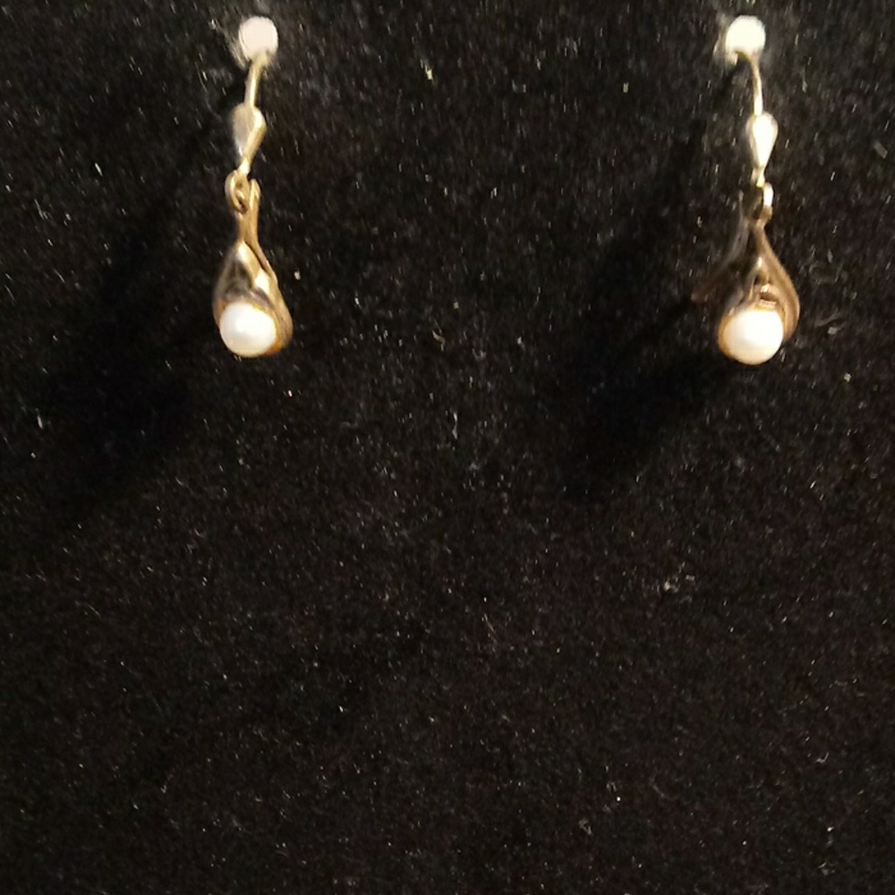 Pearl earrings - Picture 2 of 4